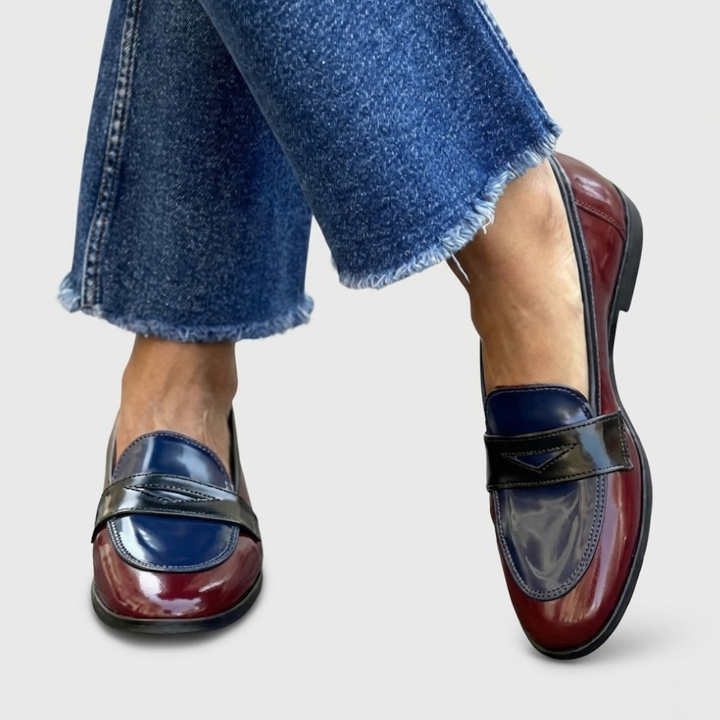 Claudia™ | Moccasins with Contrasting Details
