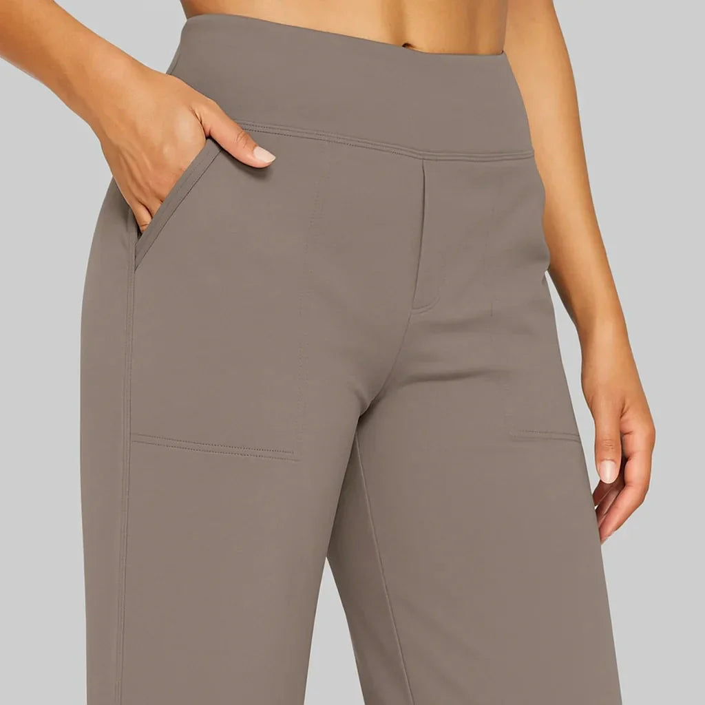 Klara – The comfortable stretch pants for every woman