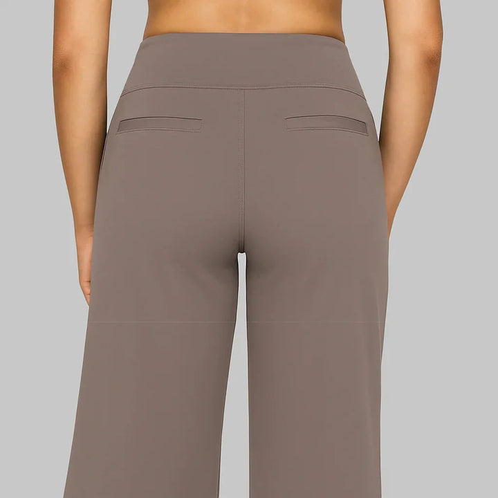 Klara – The comfortable stretch pants for every woman